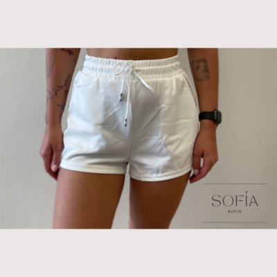 Naiste valged lühikesed püksid