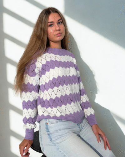 Naiste lilla/valge augulise mustriga kampsun