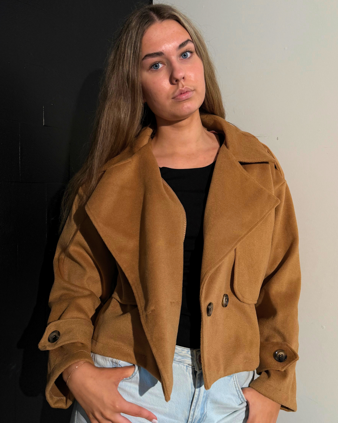 Naiste beež lühike jakk