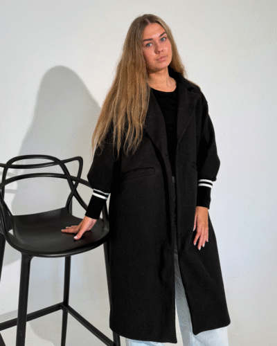 Naiste must viisakas pikk mantel