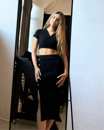 Naiste must topi ja seeliku komplekt