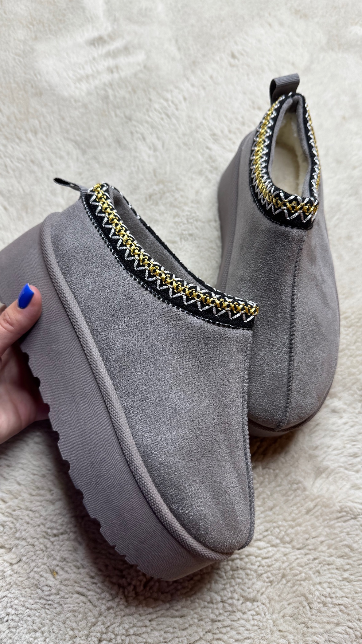 Naiste UGG-stiilis hallid saapad