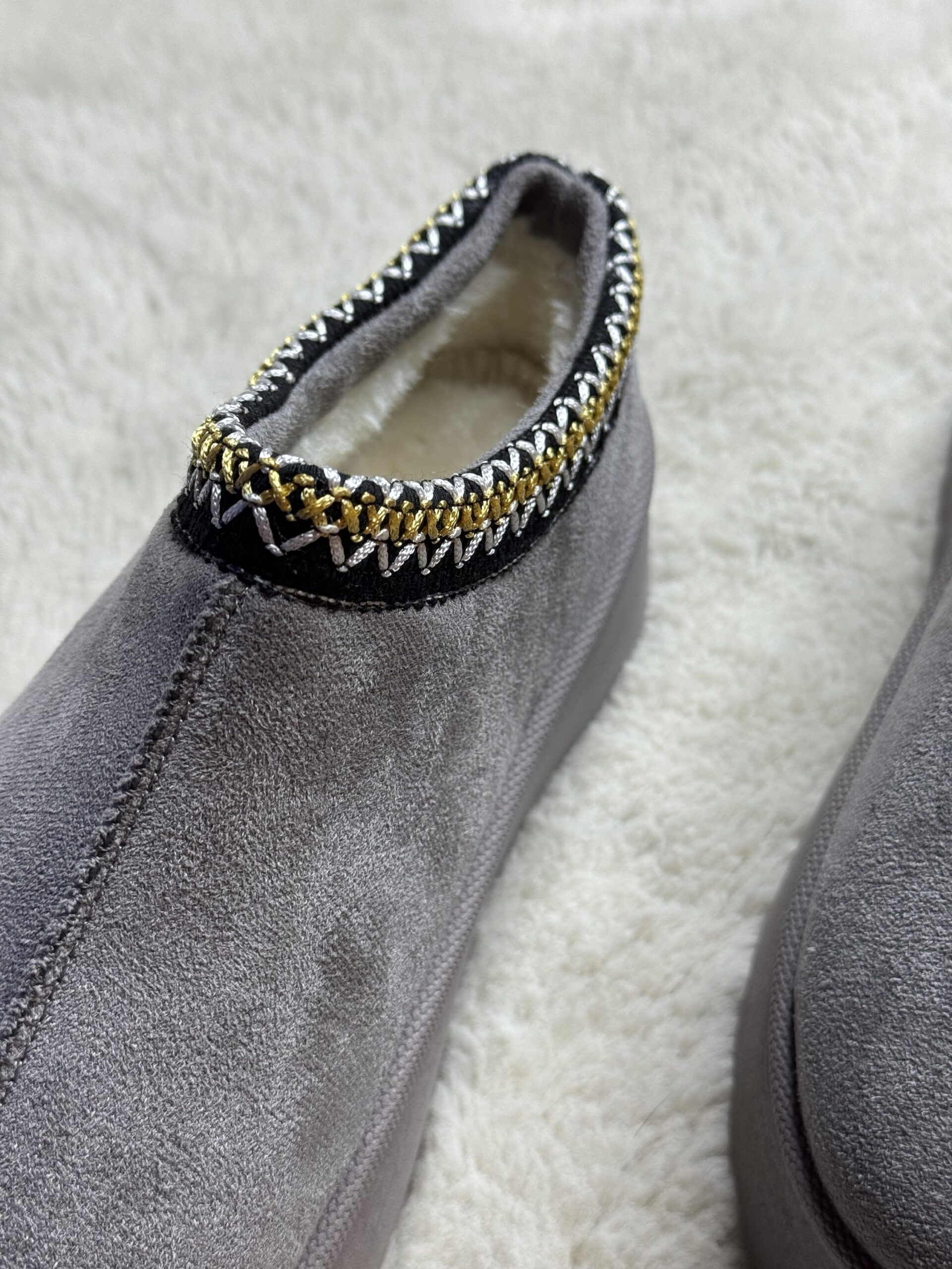 Naiste UGG-stiilis hallid saapad - Image 3