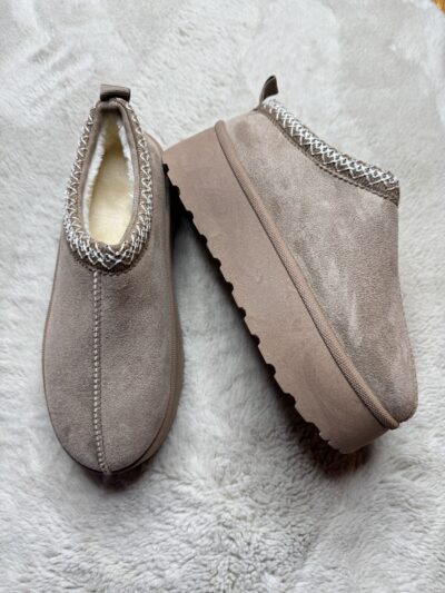 Naiste UGG-stiilis taupe toonis saapad