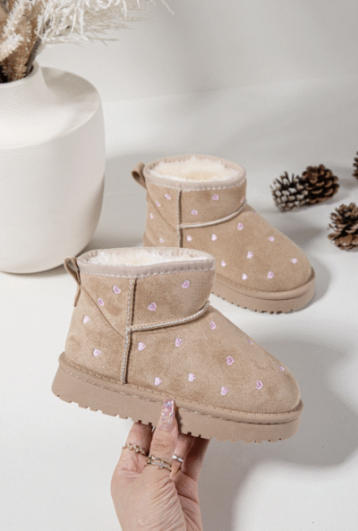 Tüdrukute UGG-stiilis beežid südametega jalanõud