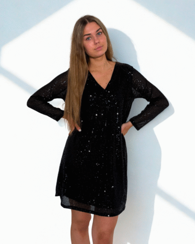 Naiste must litterkleit